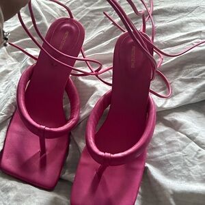 Women’s strappy sandal heels